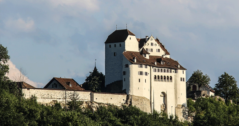 Mittelalter Schloss Wildegg im Aargau