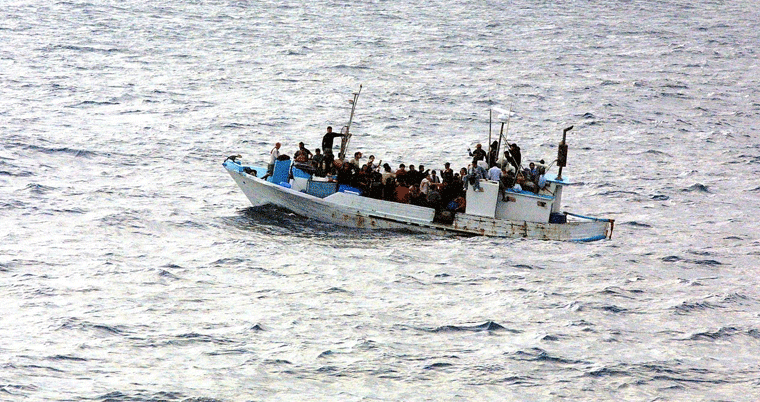 Flüchtlinge auf dem Boot im Meer