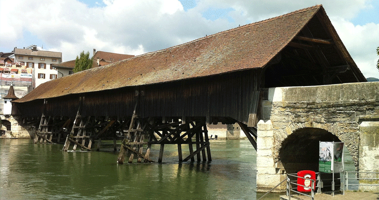 Olten mit Brücke am Fluss