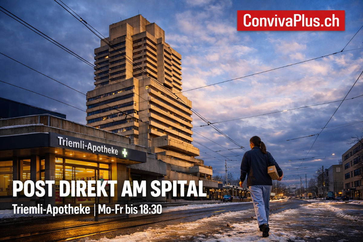 Stadtspital Triemli Z&uuml;rich mit beleuchteter Triemli-Apotheke im Vordergrund: Postfiliale direkt beim Spital f&uuml;r Mitarbeitende und Besucher. Ikonisches Spitalhochhaus im Abendlicht, praktischer Postservice in der Apotheke.