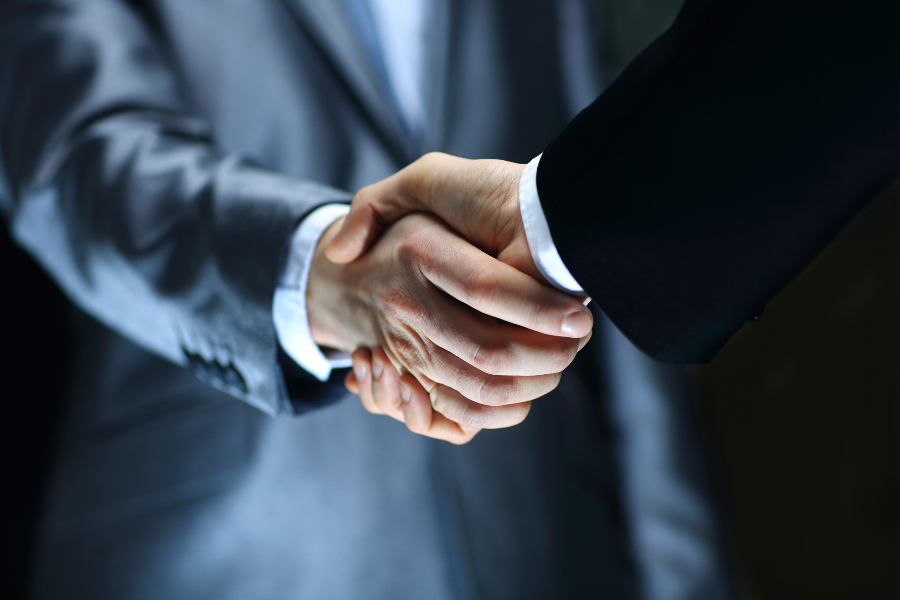 Deal Vereinbarung Abmachung Hände Händedruck Geschäft Business