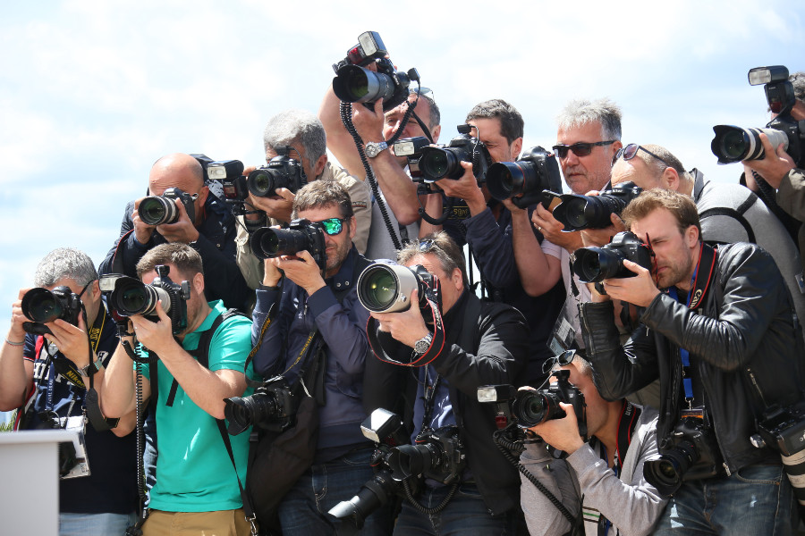 7 Köpfe, 1 Nation: die Bundesräte im Spotlight Paparazzi Fotografen Presse Kameras