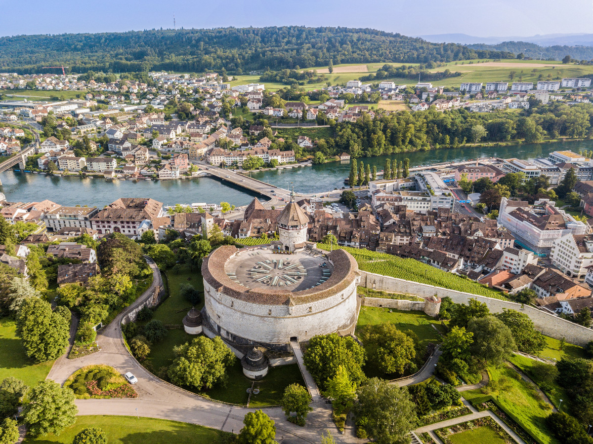 Munot – Die runde Festung über Schaffhausen Die runde Artilleriefestung Munot in Schaffhausen