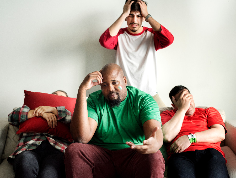 Unverständnis bei Fussball-Fans auf dem Sofa