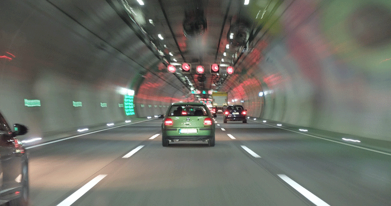 Auto Verkehr Tunnel Strasse
