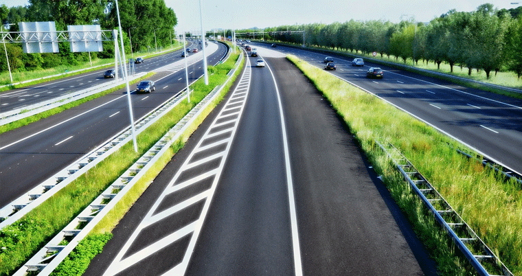 Pendlerabzug neu nur noch für Autos mit Null-CO2-Emission (netto) Autobahn Verkehr Autos Strasse