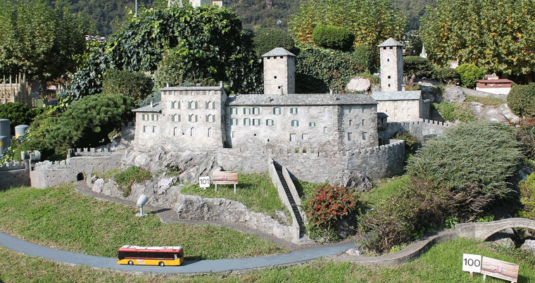 Bellinzona mit Castel Festung