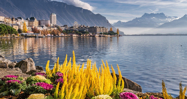 Montreux am Genfer See mit Berge