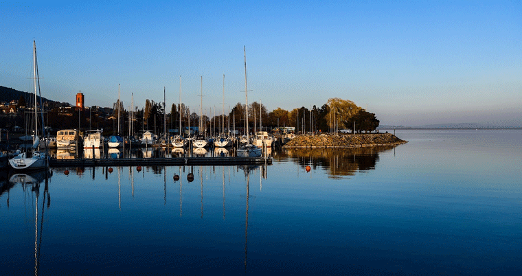 Neuenburg Neuchatel Port Hafen See
