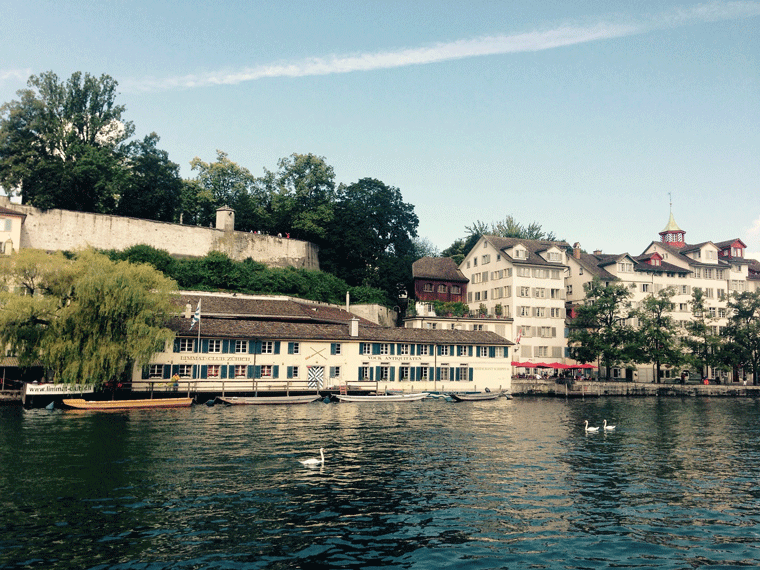 Limmat Stadt Zürich beim Lindenhof